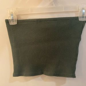 Ribbed dark green crop